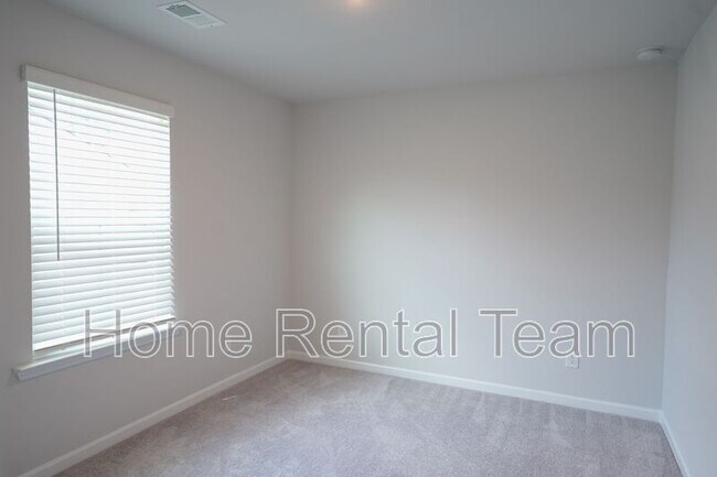 Building Photo - 111 Saltgrass Ln