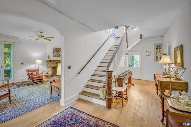 Building Photo - 502 Park Hill