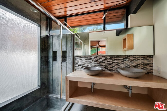 Building Photo - 22277 Buenaventura St