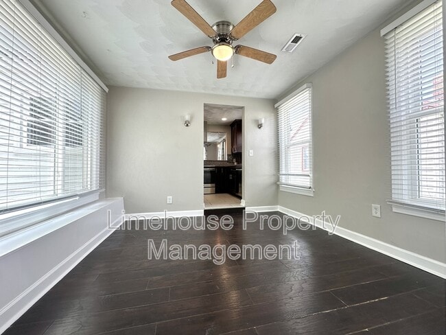 Building Photo - 809 Cambridge Ave