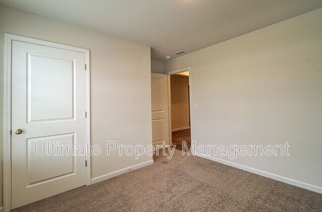 Building Photo - 1823 Fox Trce Cir