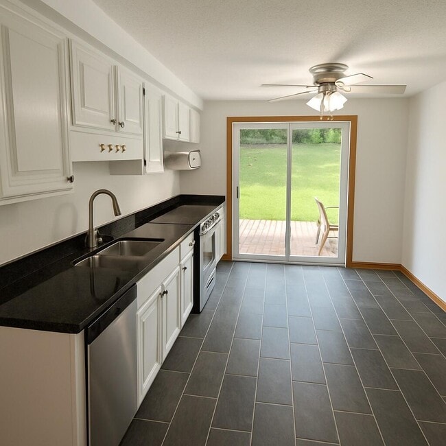 Building Photo - 10128 Belmeadow Dr
