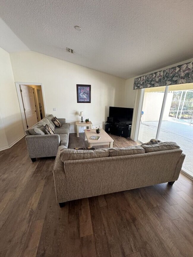 Building Photo - 1398 N Foxrun Terrace