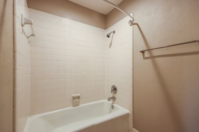 Building Photo - 11631 Alcott Dr