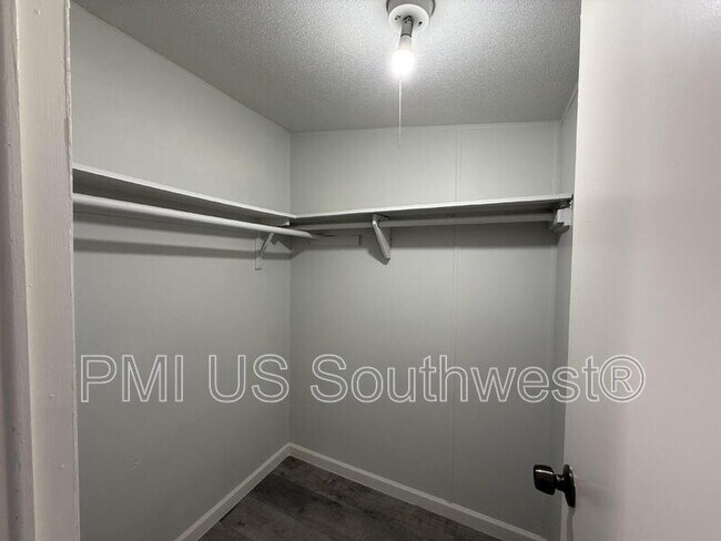 Building Photo - 314 Riverwood Ln