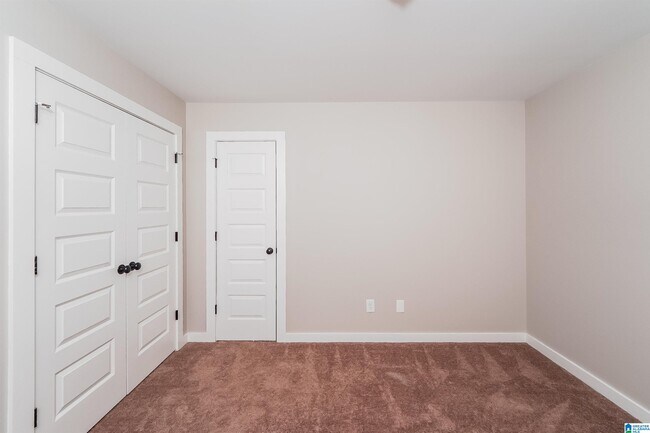 Building Photo - 380380 Deer Creek Way