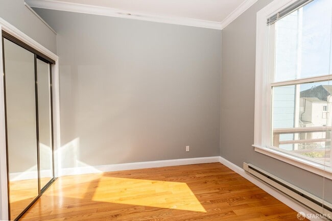 Building Photo - 2555 Sacramento St