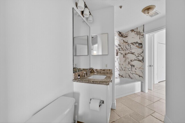 Building Photo - 11015 Legacy Ln