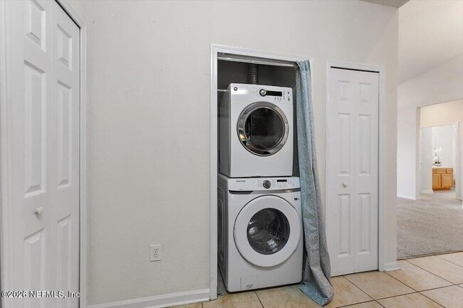 Building Photo - 8201 Green Parrot Rd