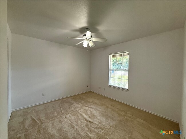 Building Photo - 309 S Water Ln