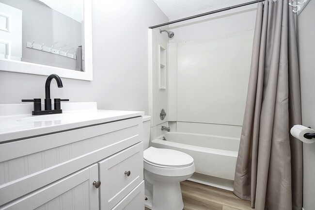 Building Photo - 1524 Waybridge Ln