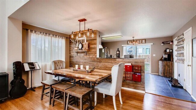 Building Photo - Charming Open Floor Plan Home