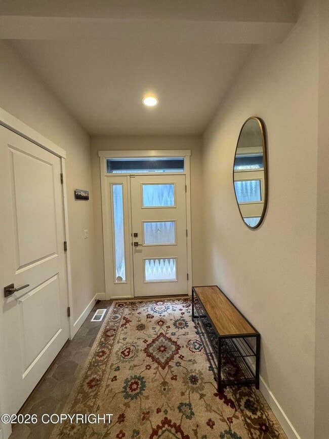Building Photo - Fully furnished ranch style in downtown Anchorage