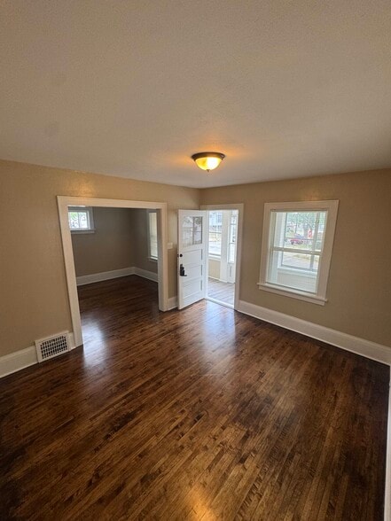 Building Photo - 1601 S 65th St