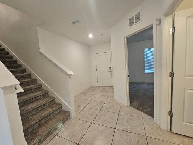 Building Photo - 3928 Capri Coast Dr