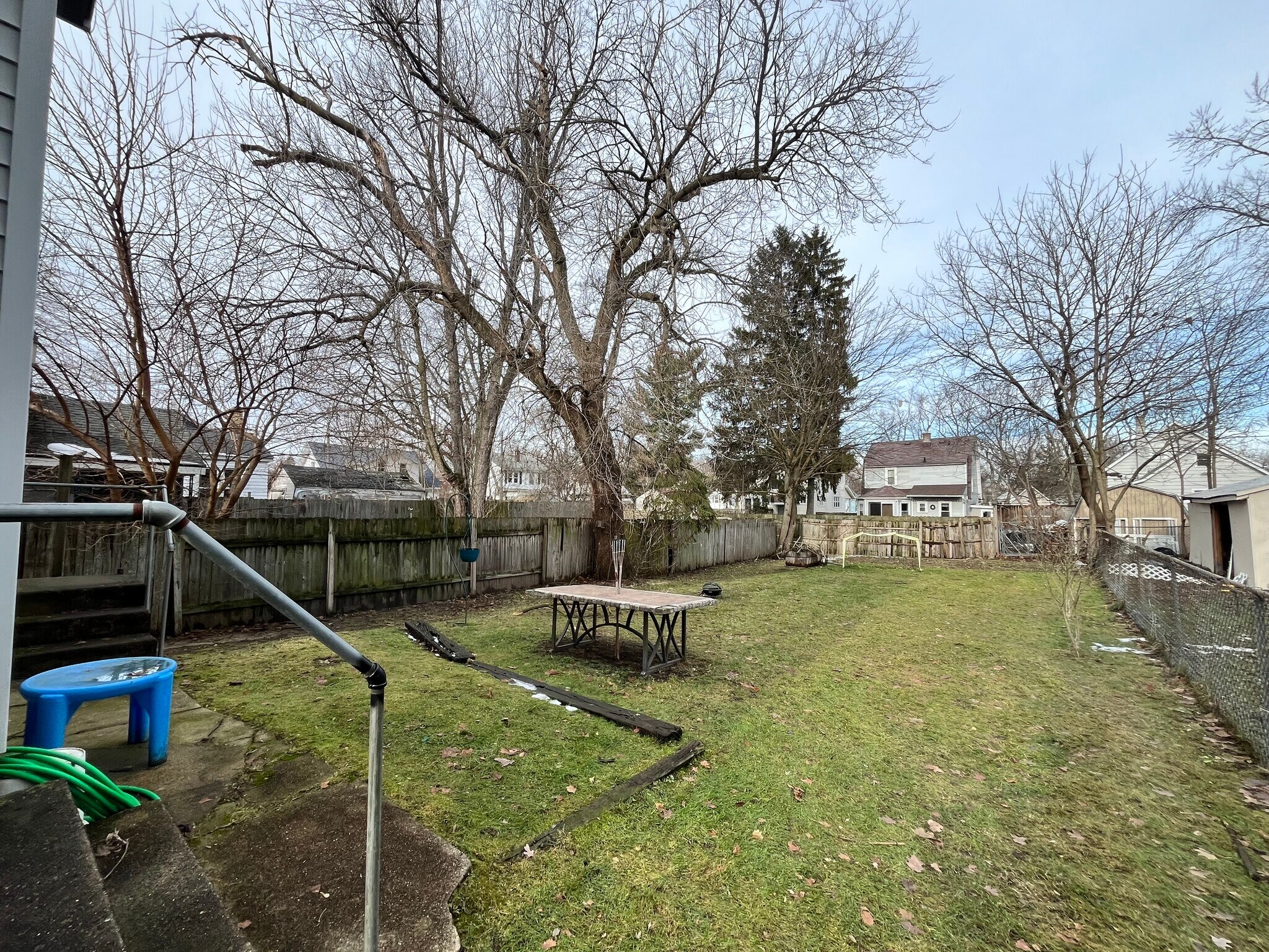 Building Photo - 239 Ann St NE