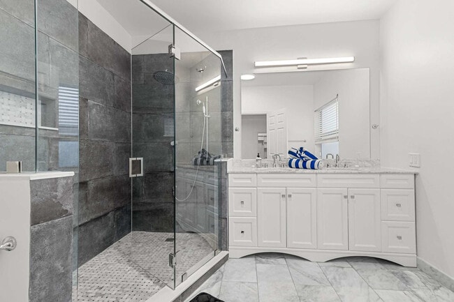 Building Photo - 443 NE 71st St