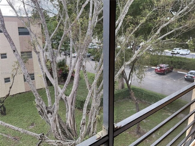 Building Photo - 301 Cambridge Rd