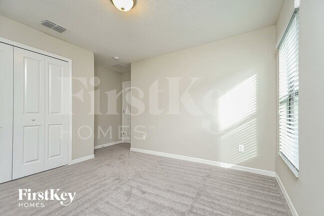 Building Photo - 9725 Sage Creek Dr