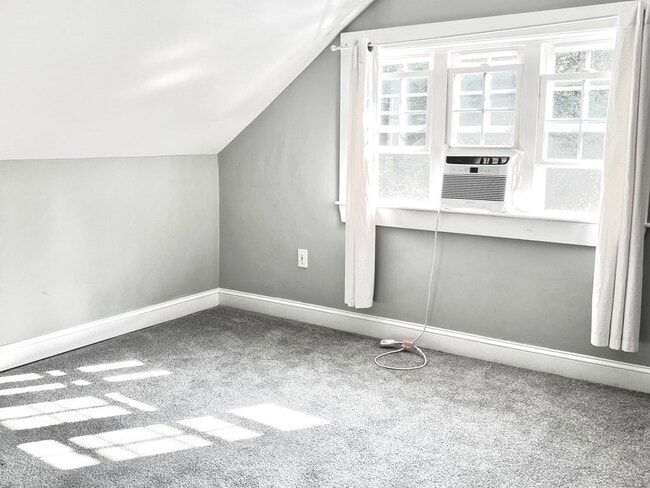 Building Photo - 32 Jerry Way