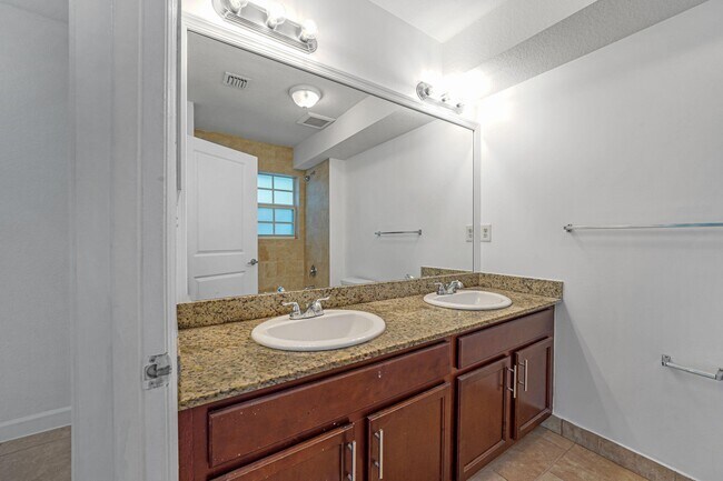 Building Photo - 3525 NW 114th Ln