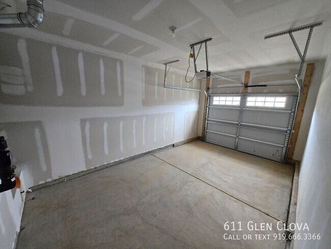 Building Photo - 611 Glen Clova Dr