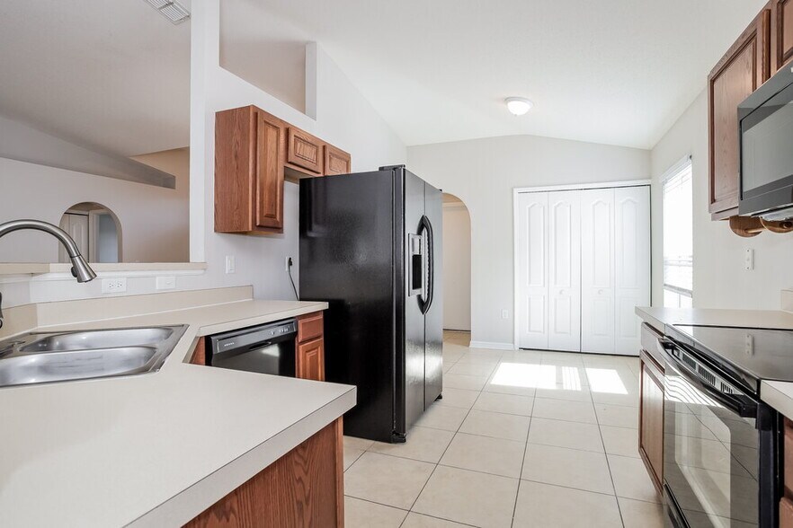 Building Photo - 5180 Gulf Sturgeon Ln