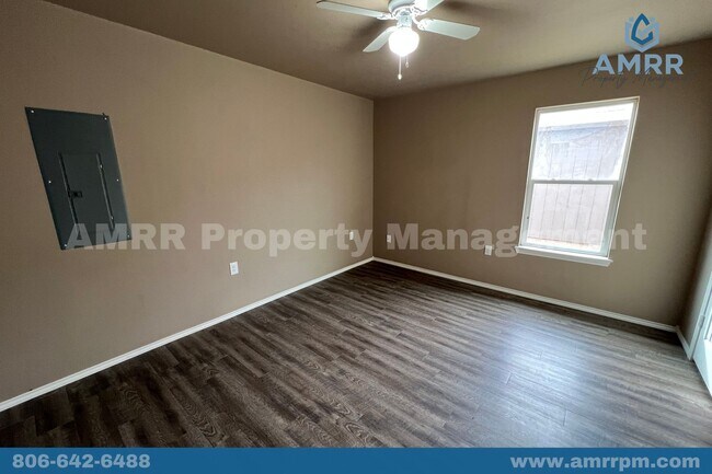 Building Photo - 314 E Ursuline St