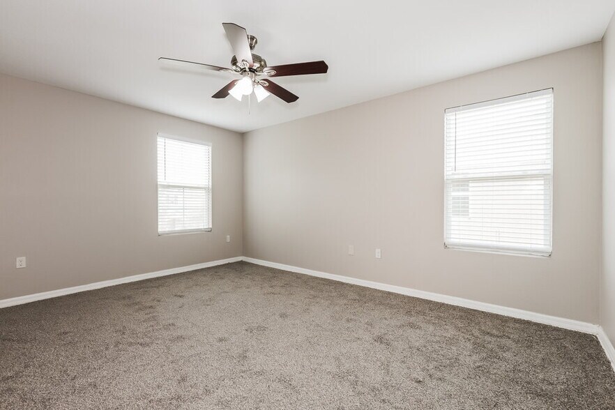 Building Photo - 1806 Greenwood Valley Dr