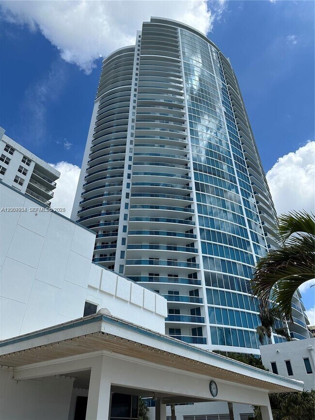 Building Photo - 2751 S Ocean Dr