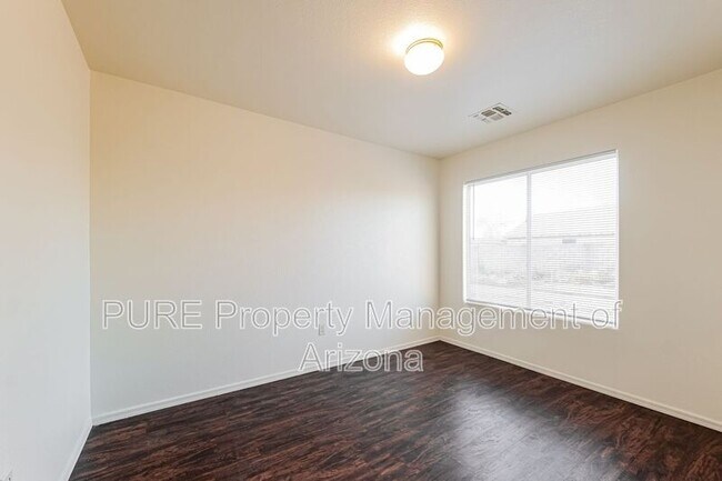 Building Photo - 11479 W Cabrillo Dr