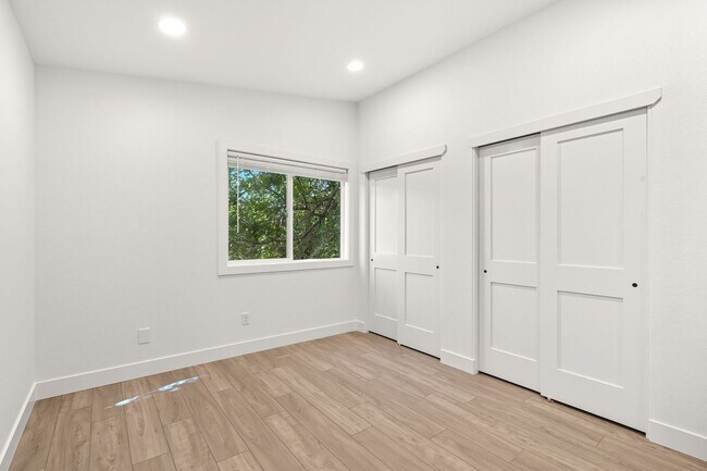 Building Photo - 2630 Davidson Dr
