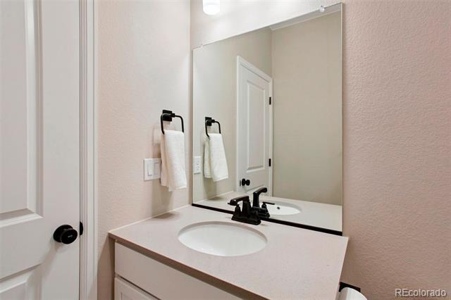 Building Photo - 4140 Lake St