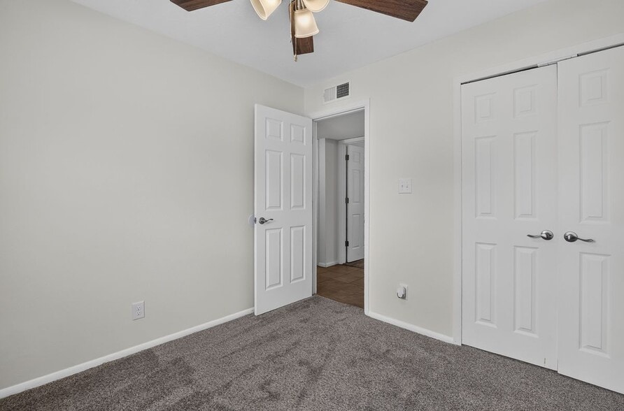 Building Photo - 10501 Delicado Pl NE