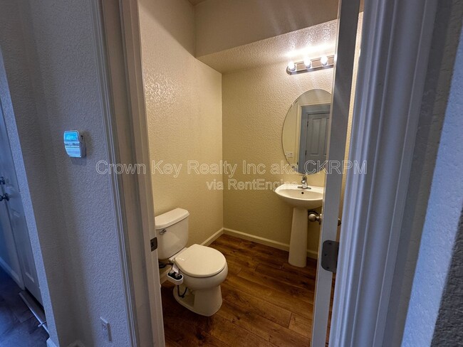 Building Photo - 2608 Greenleaf St