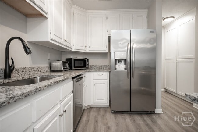 Building Photo - 2400 Rays Church Rd