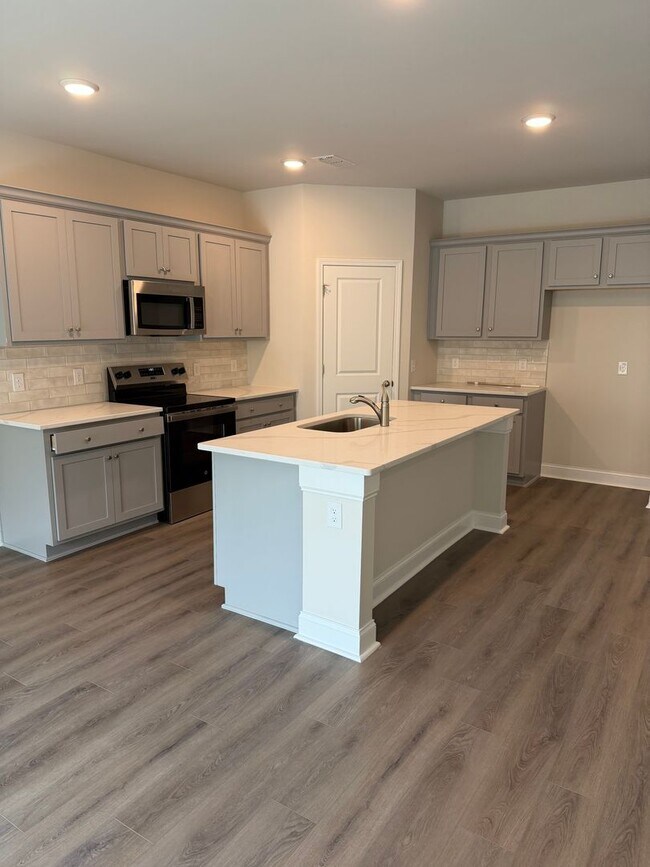 Building Photo - New construction