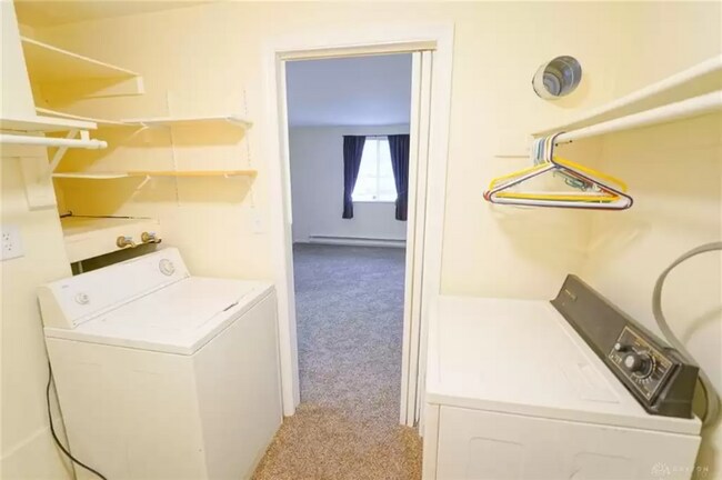 Building Photo - 5375 Dunmore Dr