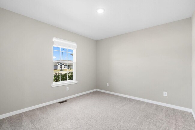 Building Photo - 270 Hickory Hills St