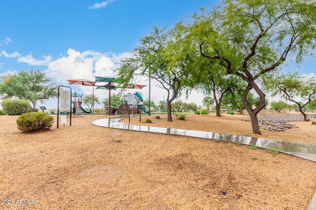 Building Photo - 8755 W Solano Dr