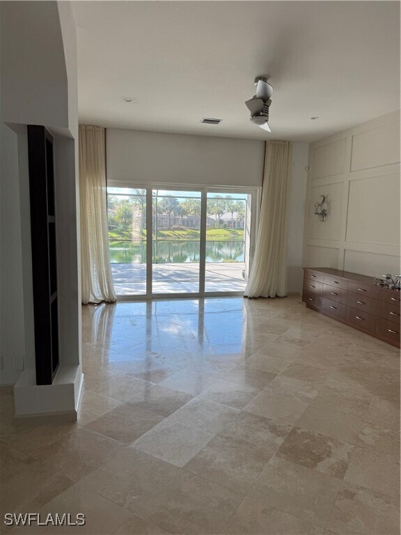 Building Photo - 15890 Delasol Ln