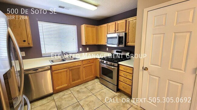 Building Photo - Beautiful Unit Ready for Immediate Move-In...