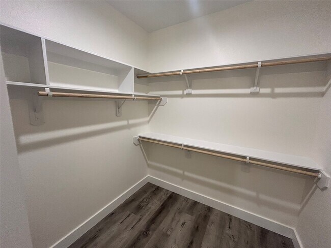 Building Photo - 6827 Mcwilliams Dr