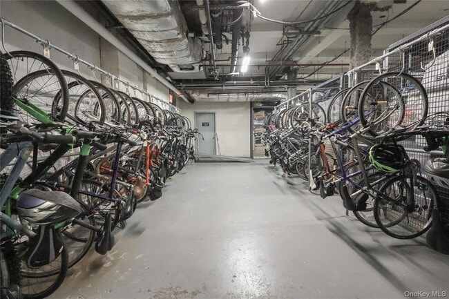 Building Photo - 1255 5th Ave