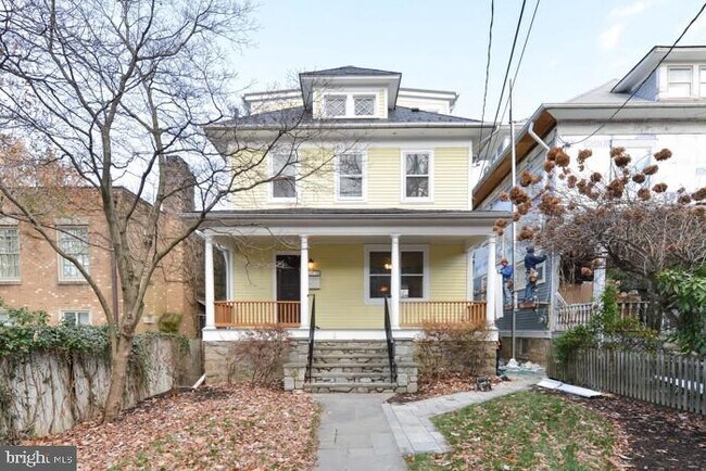 Building Photo - 4215 River Rd NW