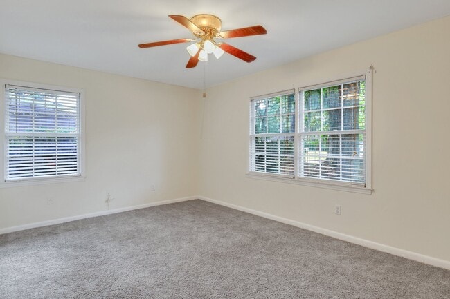 Building Photo - 12473 Northwood Rd