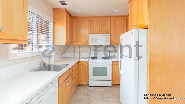 Building Photo - 1167 Broadway