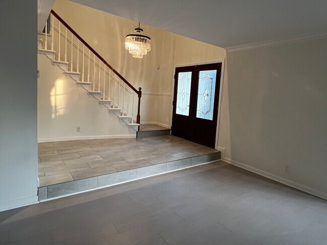 Building Photo - 217 Starlane Dr