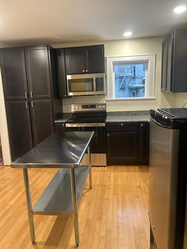 Building Photo - 1505 Adams St