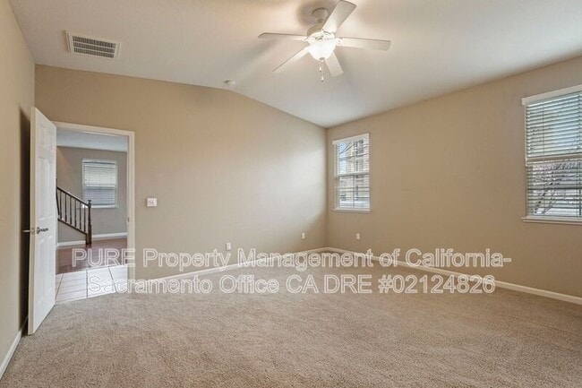 Building Photo - 441 Picasso Cir